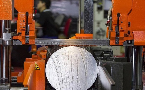 珙县立式金属带锯床切削出现跑带故障解决方法! 珙县立式金属带锯床切削出现跑带故障解决方法!